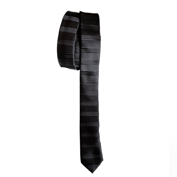 Men’s black striped necktie - Picture 1 of 2